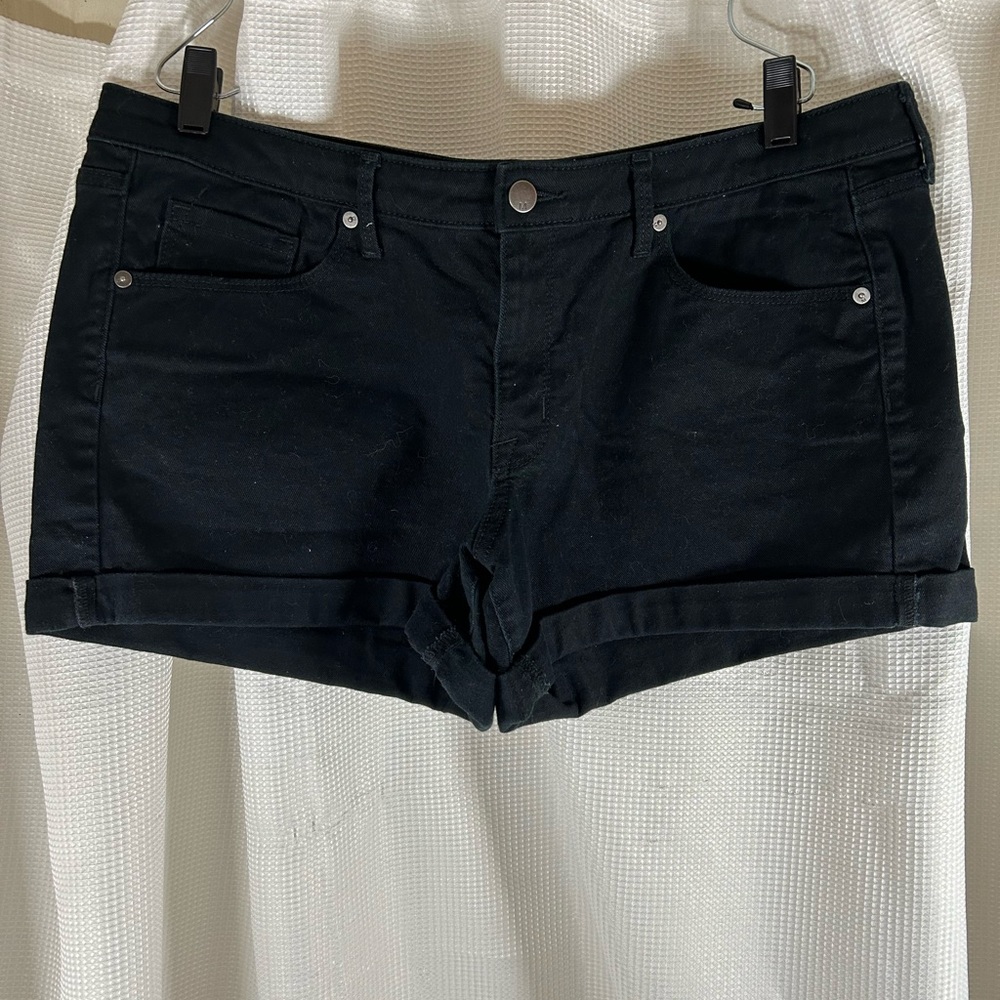 Mossimo denim mid-rise black shorts